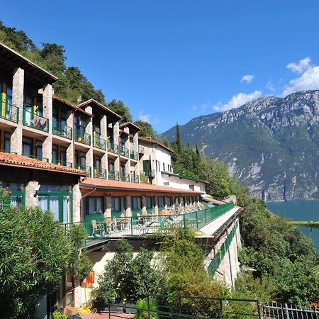Centro Vacanze La Limonaia Limone sul Garda Luaran gambar